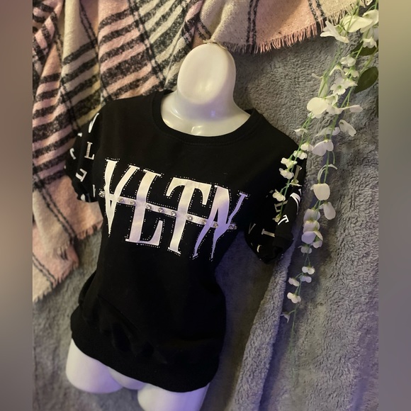 ⭐️👑VINTAGE JEWELLED VALENTINO T-SHIRT/ SWEATER👑⭐️ - Picture 2 of 11